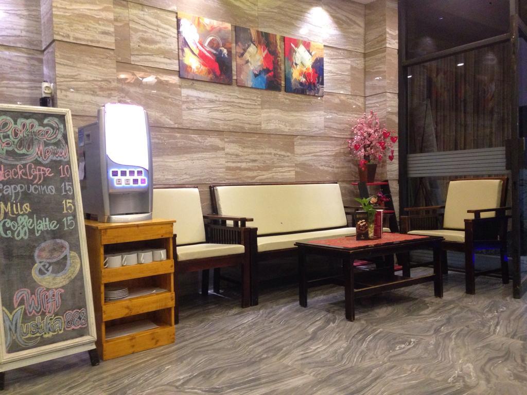 Mustika Gajah Mada Hotel Yakarta Exterior foto