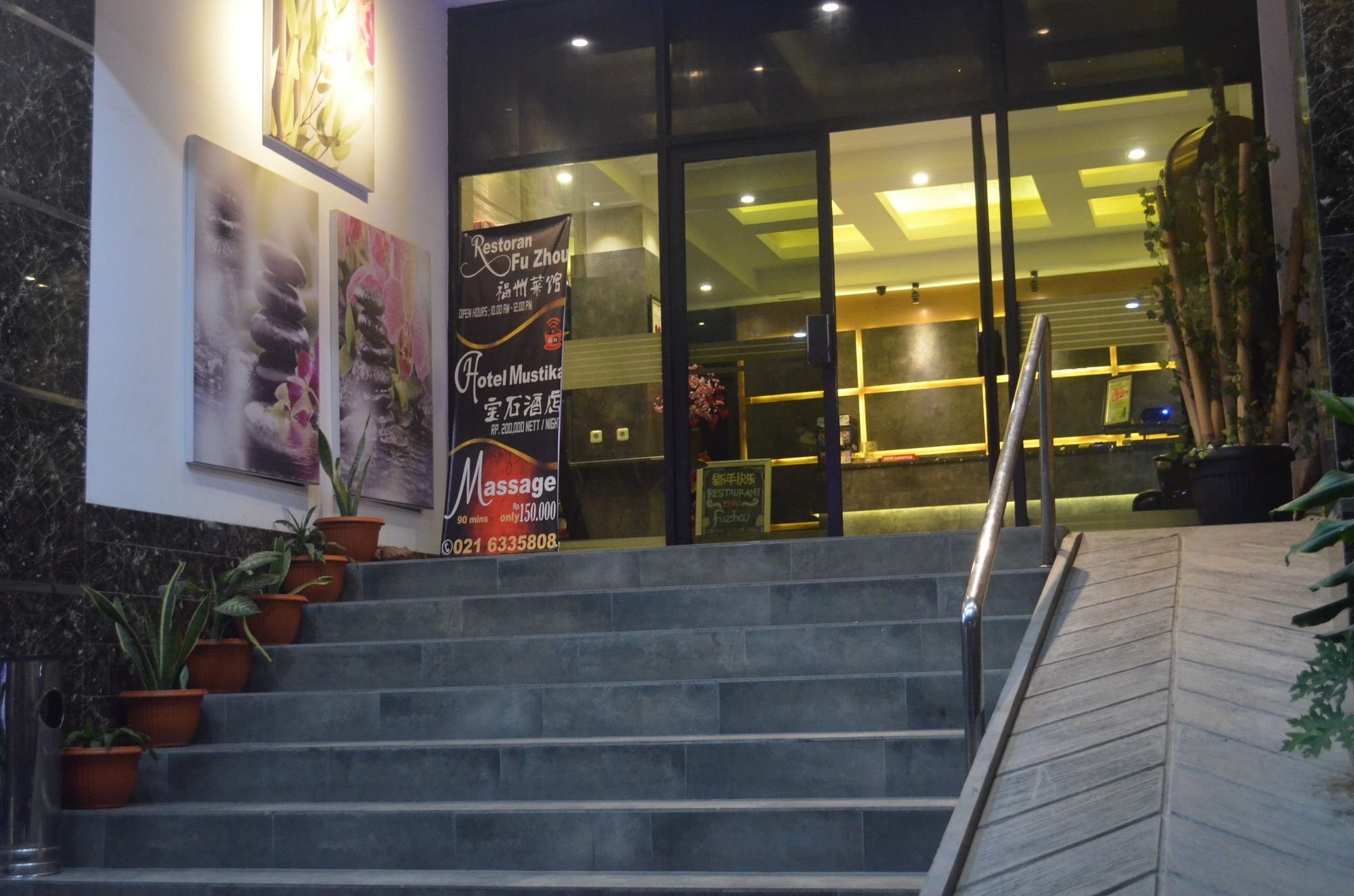 Mustika Gajah Mada Hotel Yakarta Exterior foto